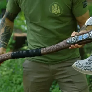 Leviathan Axe replica