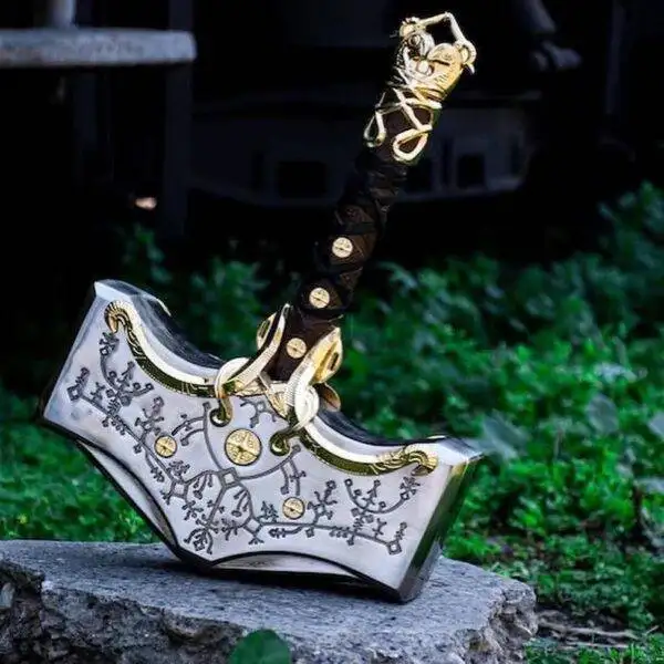 The Viking War Hammer: History, Design & Legacy of the Norse Battle Hammer